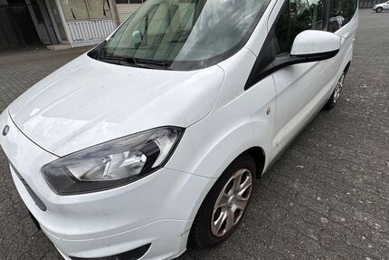 Ford Tourneo Courier 144.000 km 4.990 € Hanau 63452