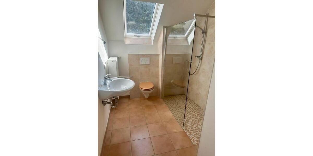 Helle Dachgeschoss Wohnung in Feldrandlage in Freigericht 3.5 zimmer