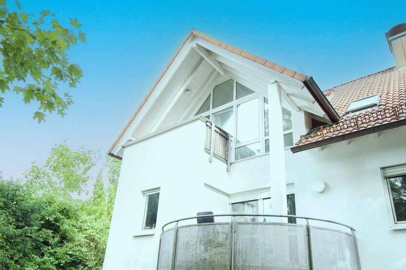 Charmante 2-Zimmer-Wohnung mit Loggia und Tiefgaragenstellplatz 2 zimmer