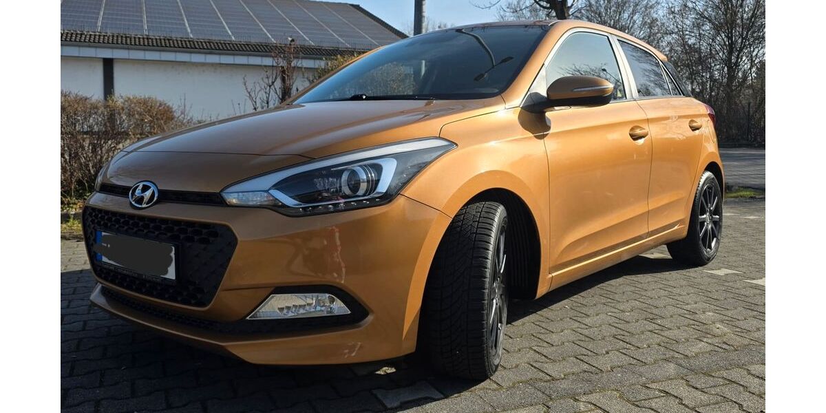 Hyundai i20 32.800 km 11.990 &euro; Offenbach 63065