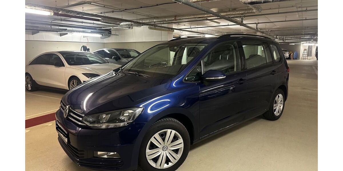 VW Touran 150.366 km 10.900 &euro; Frankfurt am Main 60599