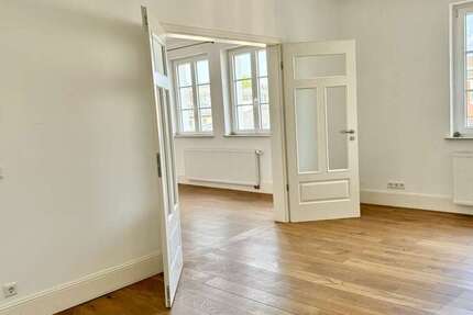 Wohnung zum Mieten in Frankfurt am Main 1.990 € 93 m²