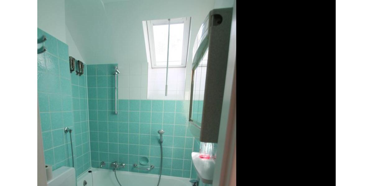 Dachgeschoßwohnung Frankfurt am Main West - 3.5 Zimmer, 92 m&sup2;, 1.100&euro; | Angebot:26196702