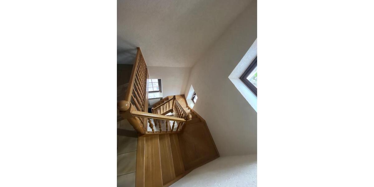 Etagenwohnung Eschborn - 4 Zimmer, 135 m&sup2;, 1.600&euro; | Angebot:26252822