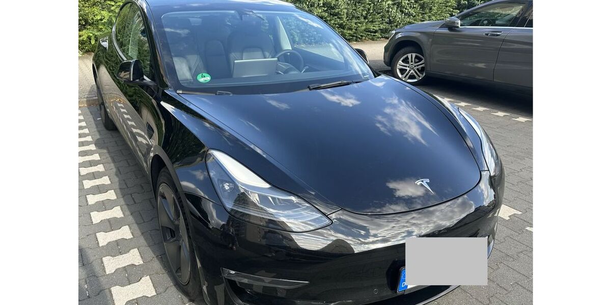 Tesla Model 3 56.433 km 28.500 &euro; Frankfurt am Main 60327