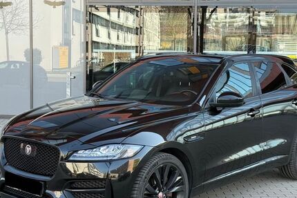 Jaguar F-Pace 212.000 km 14.500 &euro; Niederursel 60439