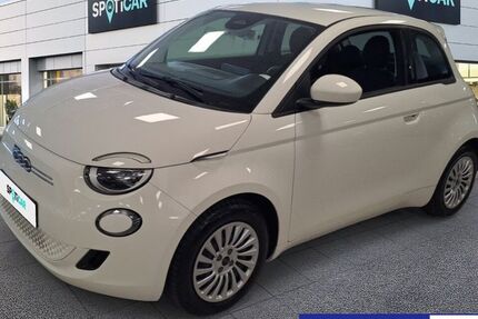 Fiat 500e 10.682 km 23.490 € Frankfurt 60314