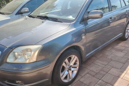 Toyota Avensis 235.000 km 1.100 &euro; Frankfurt am Main 65933