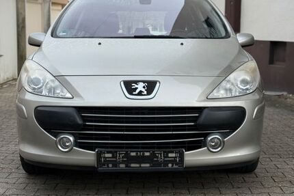 Peugeot 307 102.000 km 4.900 &euro; Friedrichsdorf 61381
