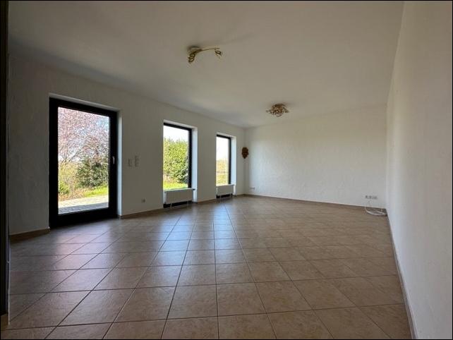 Einfamilienhaus Mömbris - 8 Zimmer, 350 m&sup2;, 2.700&euro; | Angebot:26367496