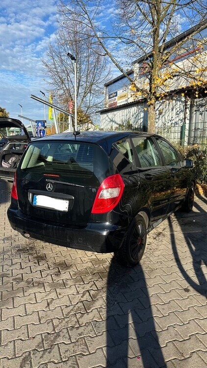 Mercedes-Benz A 180 197.262 km 2.700 € Dietzenbach 63128