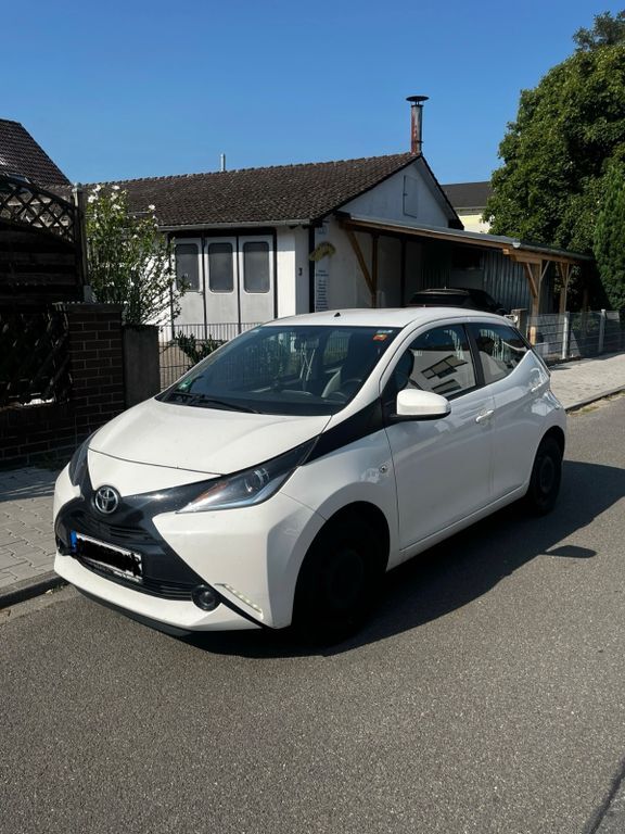 Toyota Aygo (X) 150.000 km 5.800 € Egelsbach 63329