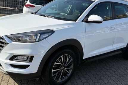 Hyundai TUCSON 245.897 km 11.499 &euro; Hanau 63452