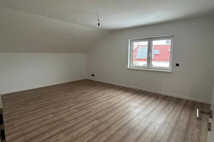 helle 4 Zimmer Wohnung im OG - 125m² 4 zimmer