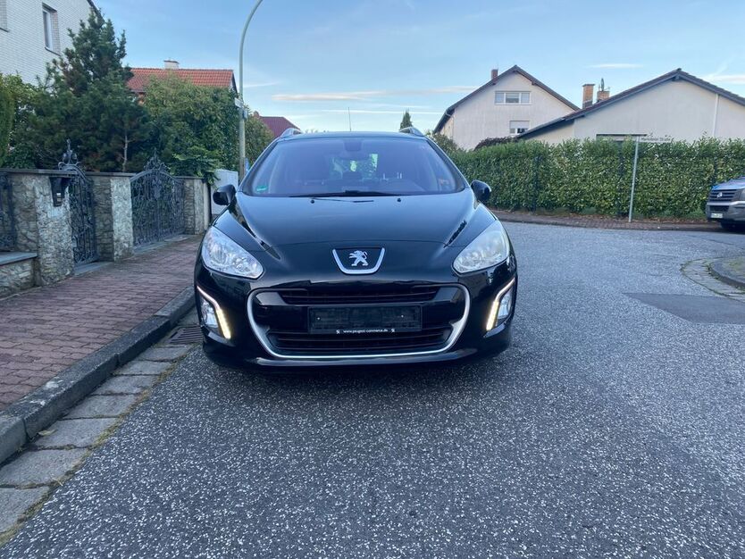 Peugeot 308 241.000 km 2.100 € Rodenbach 63517