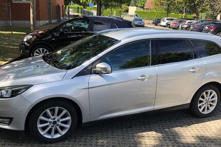 Ford Focus 75.300 km 8.990 € Wiesbaden 65199