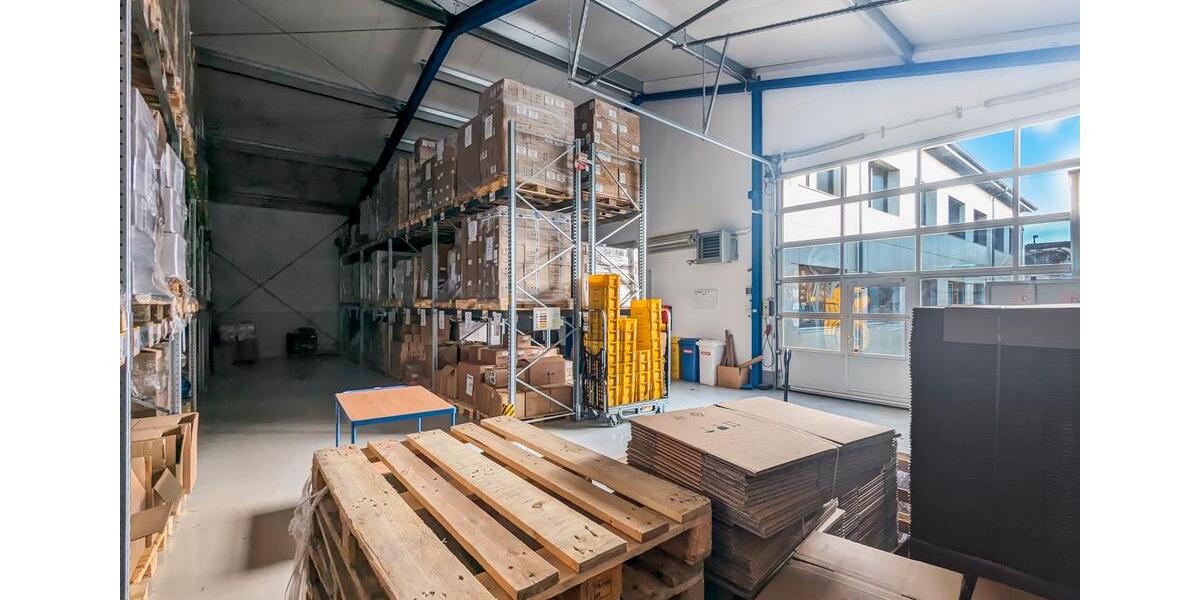 Lagerhalle mit modernen Büroflächen in Gewerbeeinheit | Ebenerdig | Stellplätze zimmer