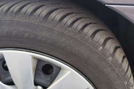 Toyota Avensis 103.000 km 4.500 &euro; Bad Vilbel 61118