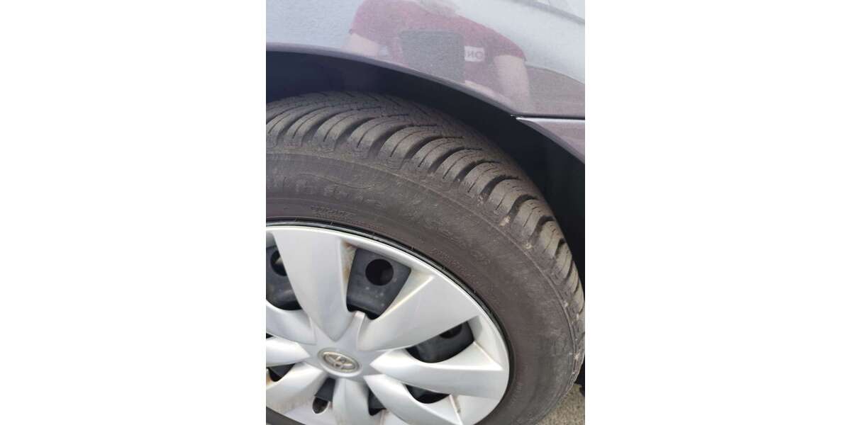 Toyota Avensis 103.000 km 4.500 &euro; Bad Vilbel 61118