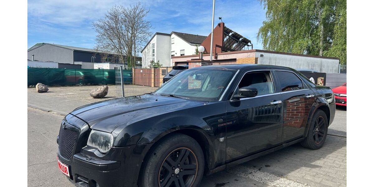 Chrysler 300C 250.000 km 2.500 &euro; Mühlheim am Main 63165