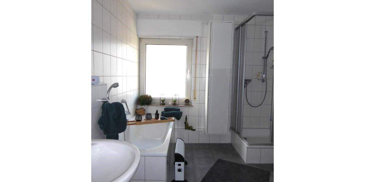 Etagenwohnung Rosbach vor der Höhe Rodheim - 7 Zimmer, 170 m&sup2;, 1.550&euro; | Angebot:24657672