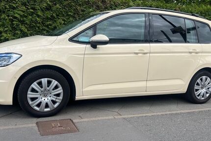 VW Touran 208.000 km 17.300 &euro; Offenbach am Main 63067