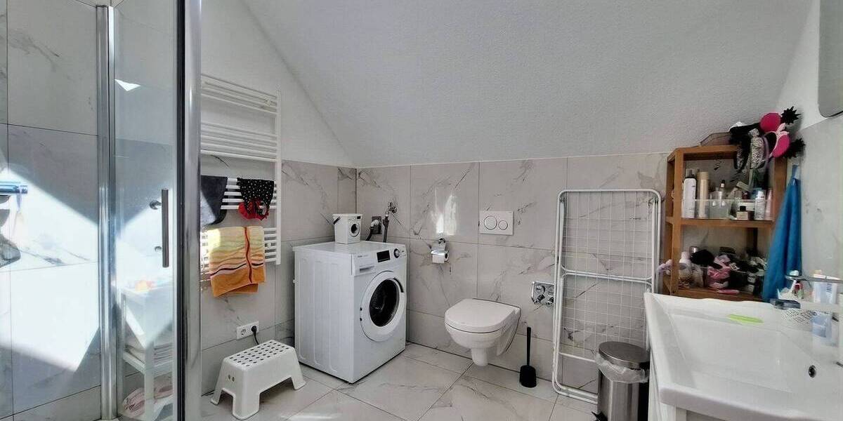 Mehrfamilienhaus, Wohnhaus Rosbach Nieder-Rosbach - 8 Zimmer, 217 m&sup2;, 695.000&euro; | Angebot:26609055