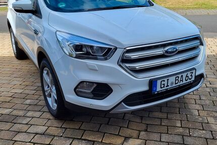 Ford Kuga 42.000 km 13.101 € Hasselroth 63594