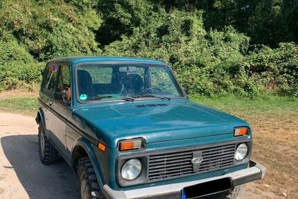 Lada Niva 103.000 km 3.800 € Reinheim 64354