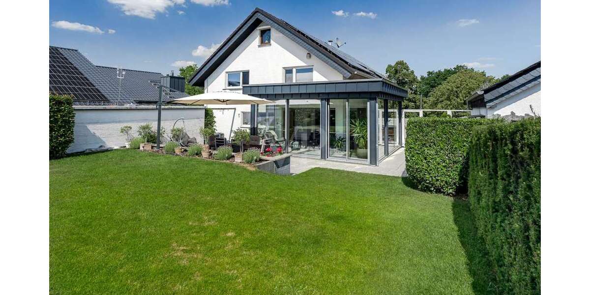 Einfamilienhaus Neu-Anspach Anspach - 8.5 Zimmer, 212 m&sup2;, 850.000&euro; | Angebot:27072802