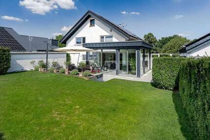 Haus Neu-Anspach Anspach - 8.5 Zimmer, 212 m&sup2;, 850.000&euro; | Angebot:27072802