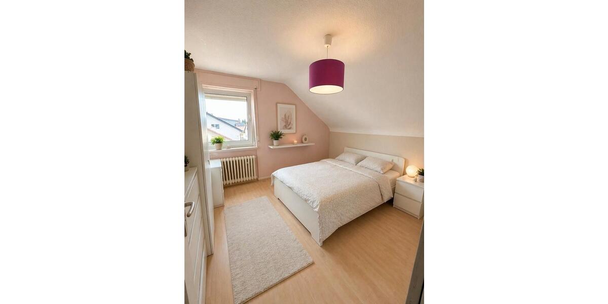 Dachgeschoßwohnung Hofheim am Taunus - 3 Zimmer, 65 m&sup2;, 900&euro; | Angebot:26250157