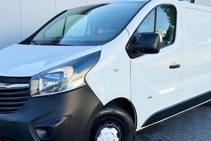Opel Vivaro 195.000 km 8.400 &euro; Limeshain 63674