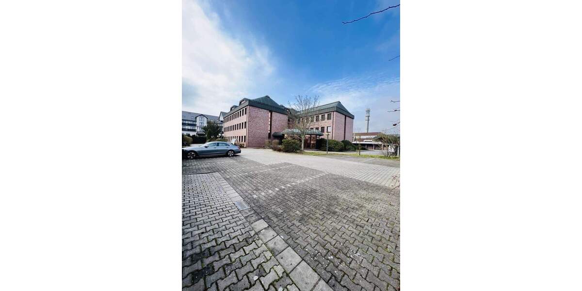 Investmentchance bei Frankfurt: Gewerbegebäude für Büro, Klinik oder Pflege 6 zimmer