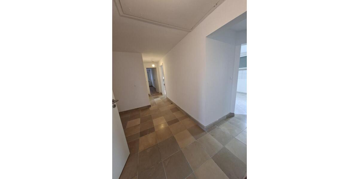 Schöne 4-Zimmer-Dachgeschosswohnung in Klein-Auheim 4 zimmer