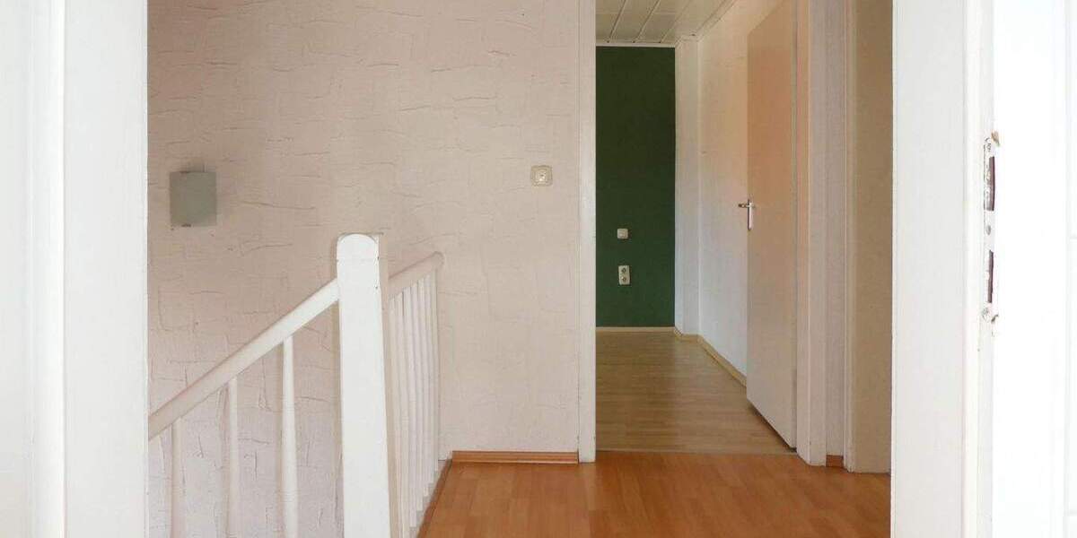 AUMÜLLER-Immobilien - Sympathische DHH mit Nebengebäude und sonnigere Hoffläche als Mietobjekt 4 zimmer