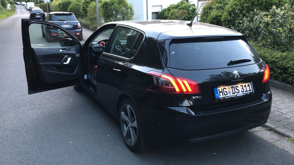 Peugeot 308 158.000 km 7.450 &euro; Friedberg 61169