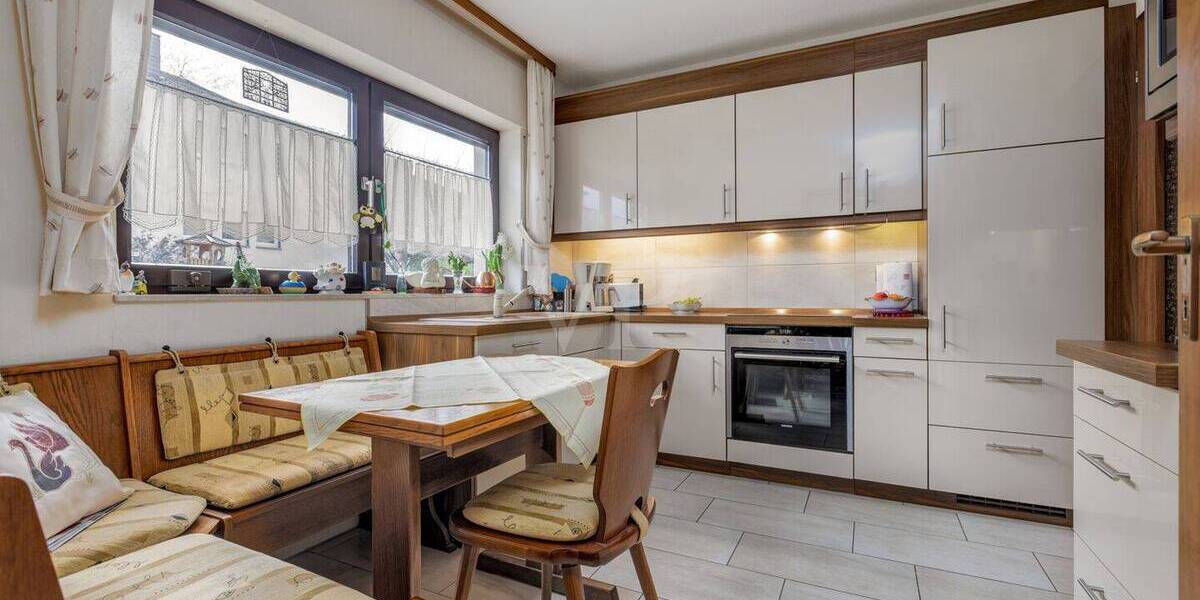 Einfamilienhaus Kelkheim (Taunus) / Fischbach Fischbach - 8 Zimmer, 260 m&sup2;, 875.000&euro; | Angebot:26205486