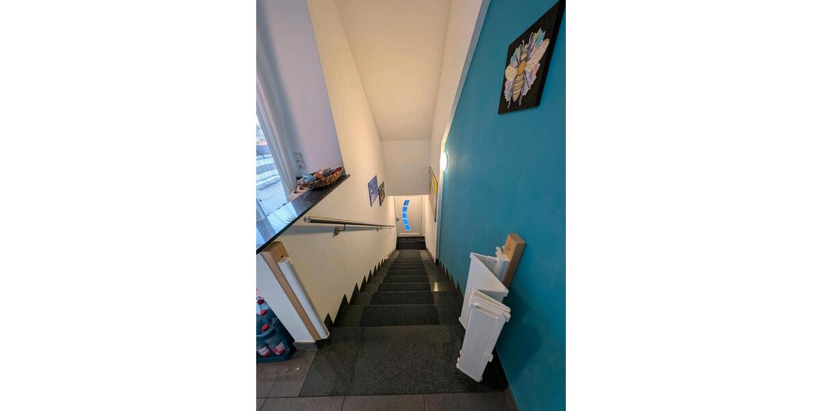 Dachgeschoßwohnung Frankfurt am Main Schwanheim - 2 Zimmer, 65 m&sup2;, 1.300&euro; | Angebot:26210879