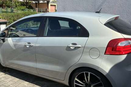 Kia Rio 169.213 km 5.100 &euro; Frankfurt am Main 60529