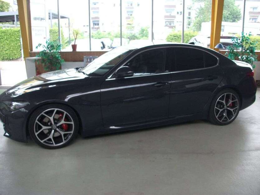 Alfa Romeo Giulia 83.000 km 23.950 € Neu-Anspach 61267