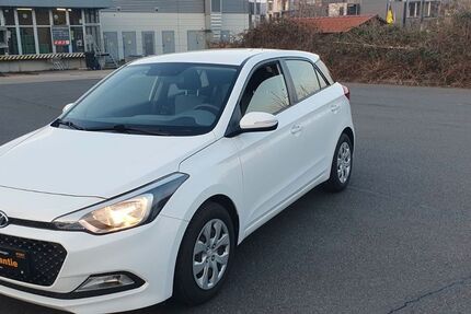 Hyundai i20 111.000 km 7.700 &euro; Frankfurt am Main 60386