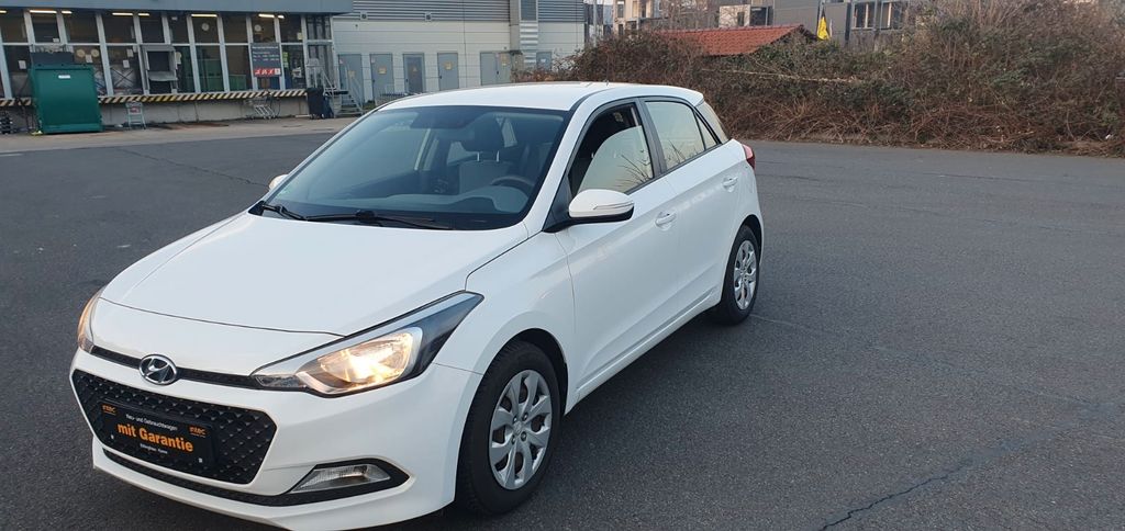 Hyundai i20 111.000 km 7.700 &euro; Frankfurt am Main 60386