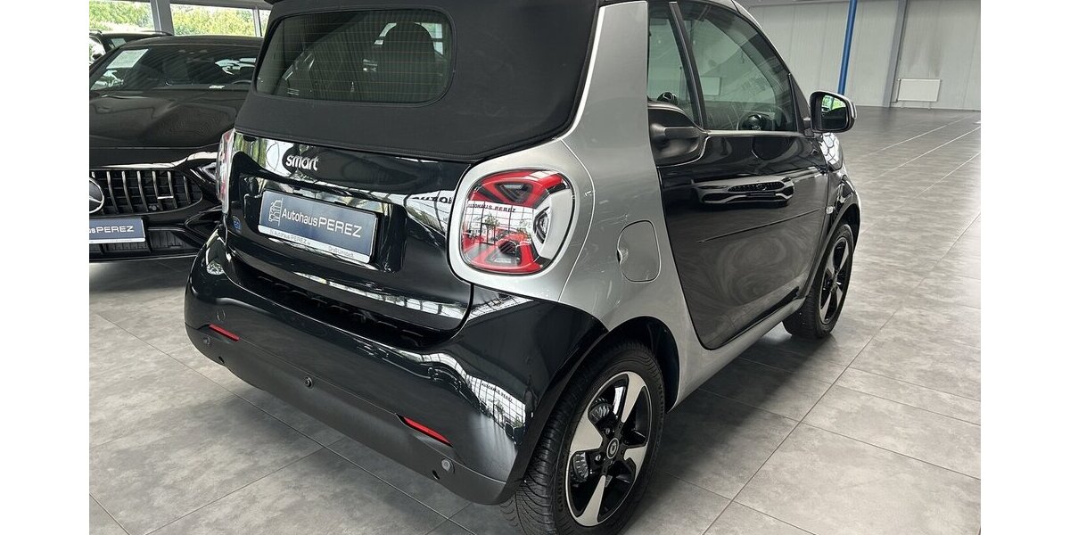 Smart ForTwo EQ CABRIO EXCLUSIVE-22KW-RÜCKFAHRKAMERA! 13.660 km 18.249 &euro; Groß-Umstadt 64823