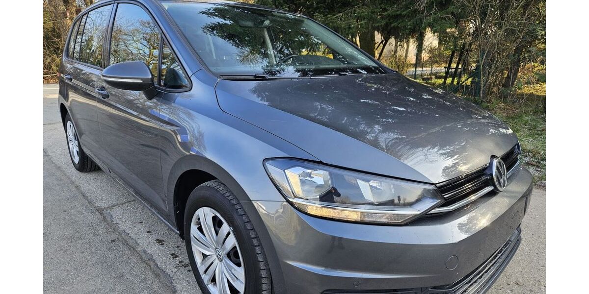 VW Touran 182.000 km 12.558 &euro; Kelkheim 65779