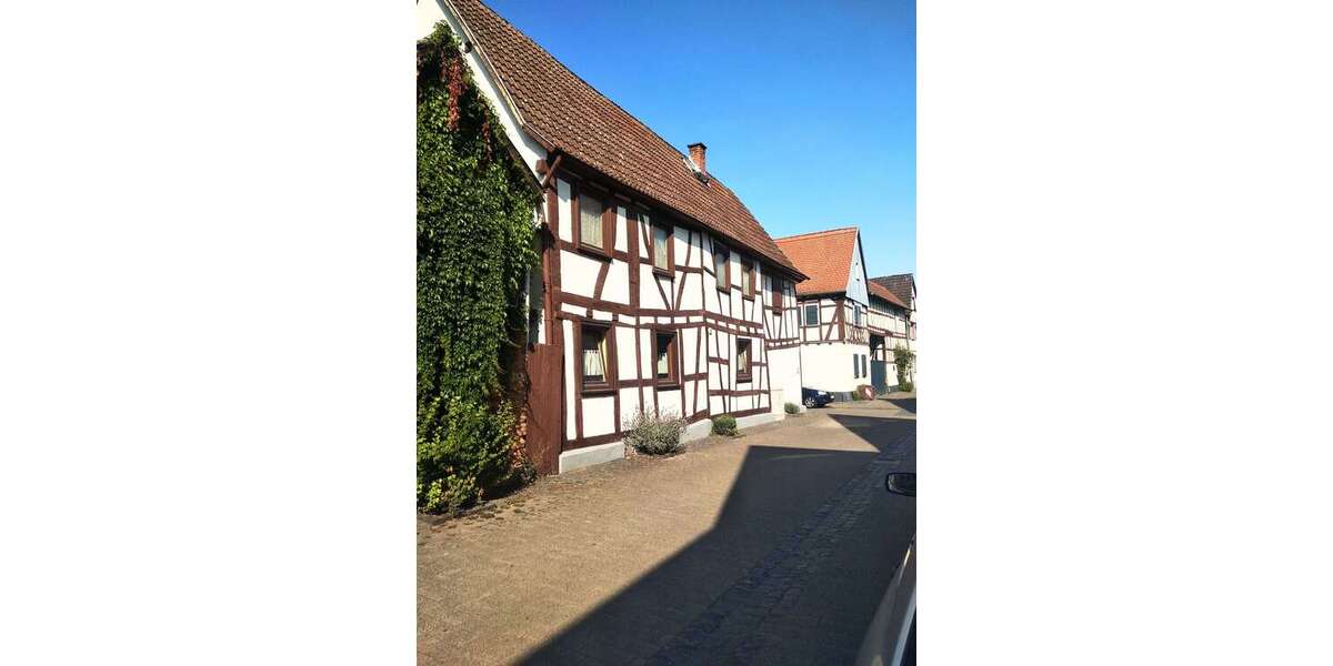 Einfamilienhaus Rodheim v.d.H. Rodheim vor der Höhe - 11 Zimmer, 315 m&sup2;, 405.000&euro; | Angebot:26396806