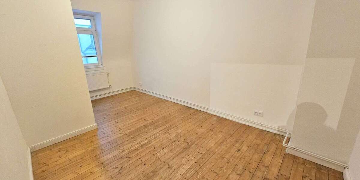 Etagenwohnung Gallusviertel Europaviertel - 3 Zimmer, 12 m&sup2;, 585&euro; | Angebot:26856231