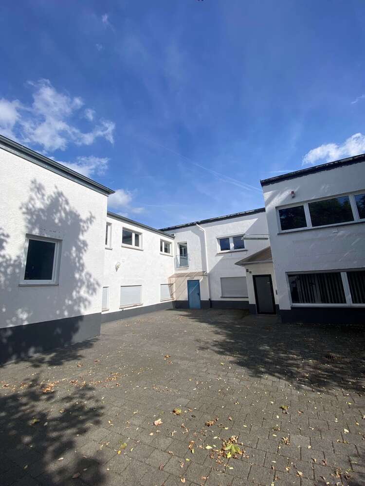 Büro in Dietzenbach 2.299 € 353 m²