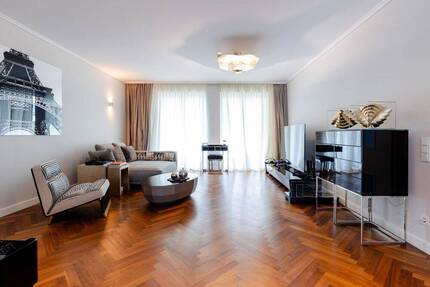 Moderne Vier-Zimmer-Wohnung mit zwei Balkonen und TG-Stellplatz im Europaviertel
