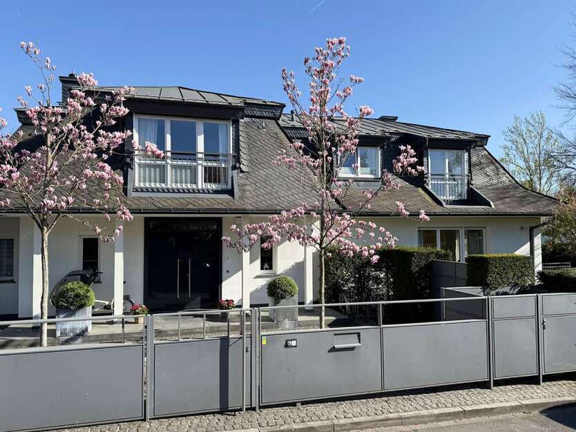 Haus zum Kaufen in Bad Homburg 4.400.000 € 358 m²